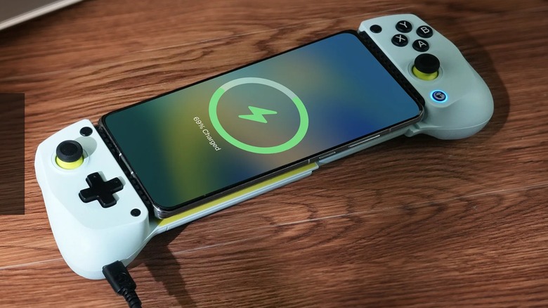 the GameSir X5 Lite smartphone gaming controller.