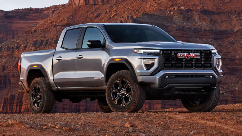 A side on shot of a gray 2025 GMC Canyon