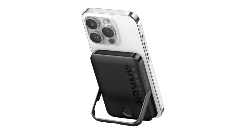 Anker MagGo power bank attached to a smartphone, viewed from behind.