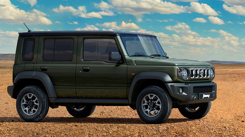 Suzuki Jimny in the desert