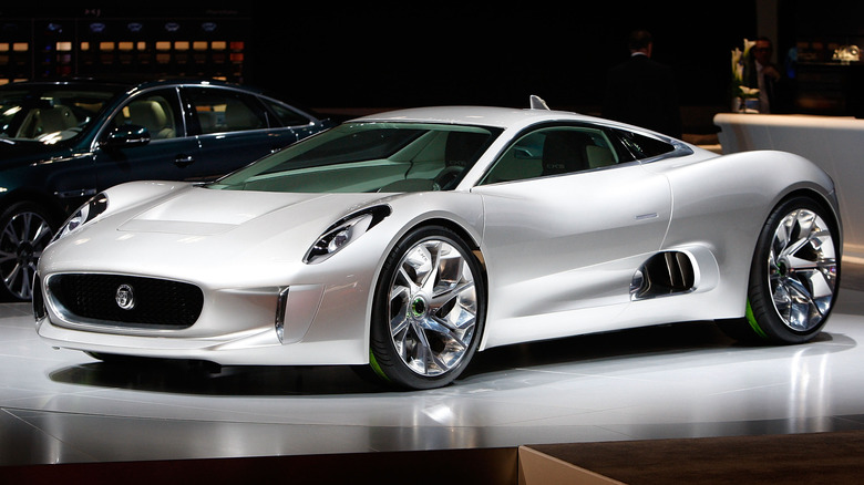 A silver Jaguar CX-75 at the Los Angeles Auto Show.
