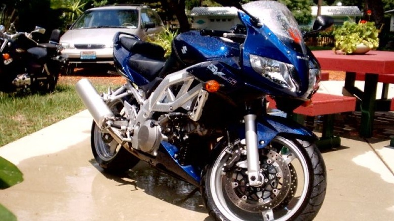 Suzuki SV1000S on display in black