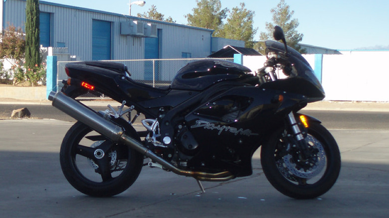 Triumph Daytona 955i on display in black
