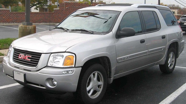 GMC Envoy XUV front 3/4