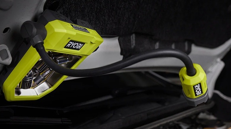 Magnetic tray light holding hardware