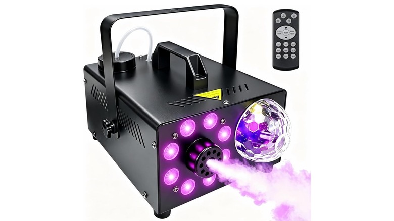 Fog machine with its remote