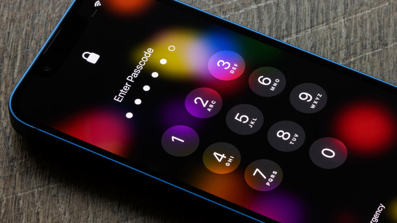 iPhone unlock keypad