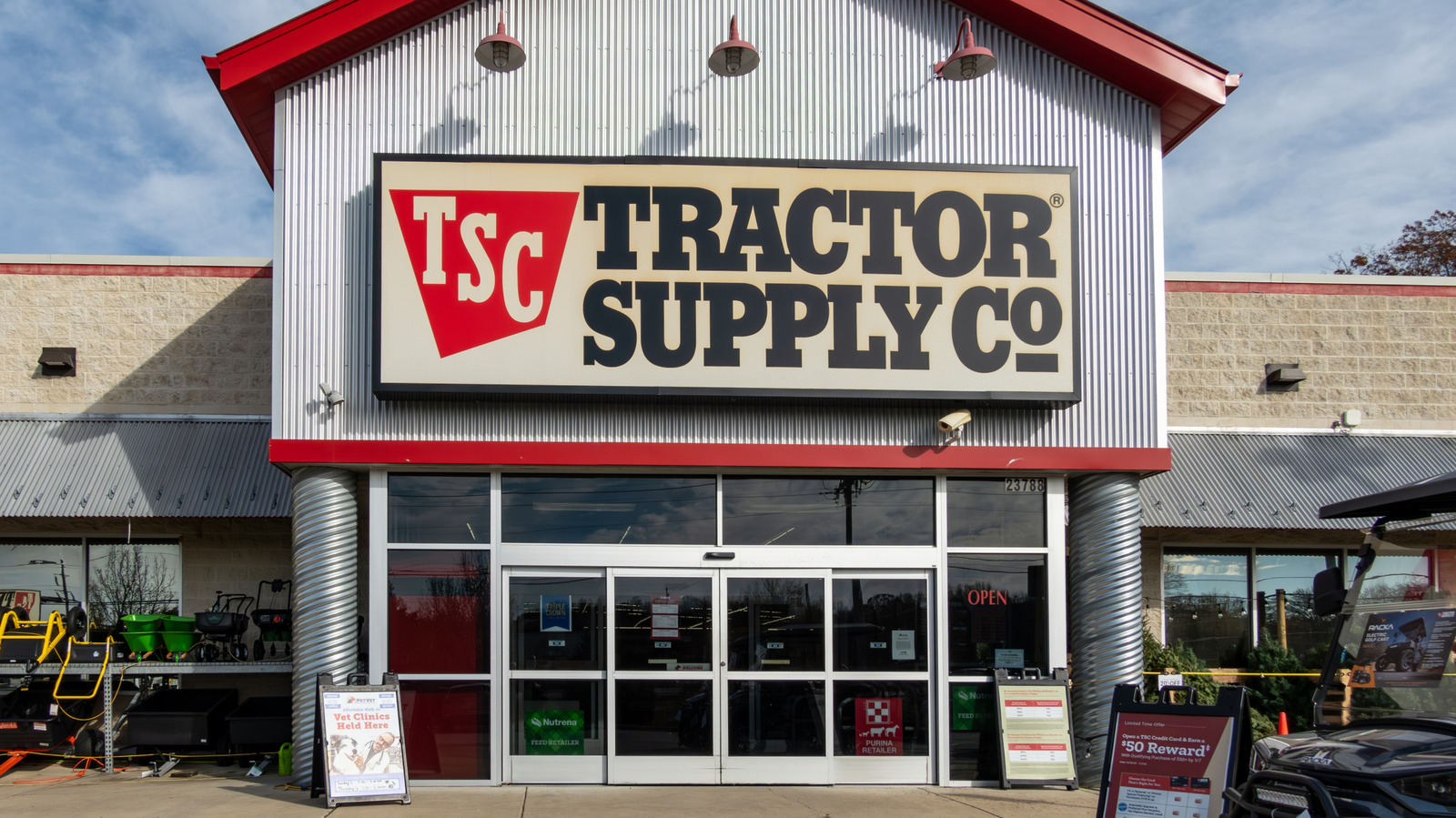 Tractor Supply discounts Bosch, DeWalt and Skil hardware tools - News Directory 3