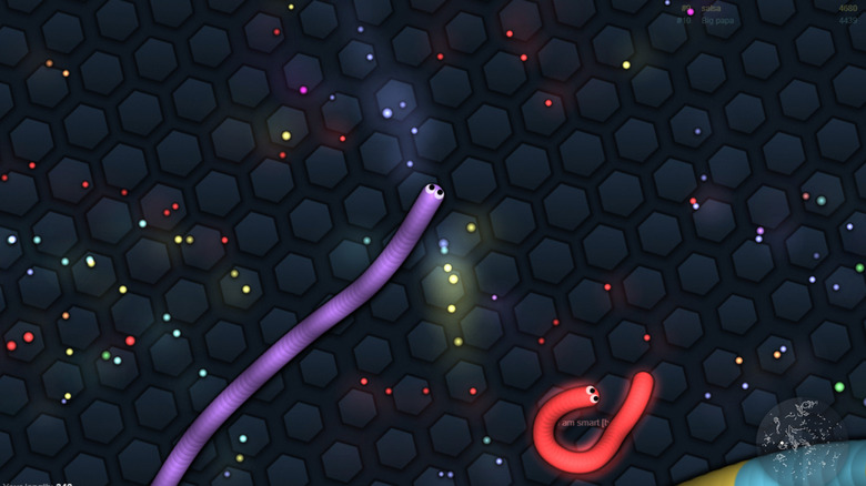 A snake in Sliter.io roaming around the map
