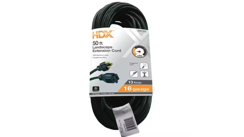 HDX 16/3 Indoor/Outdoor Extension Cord on display
