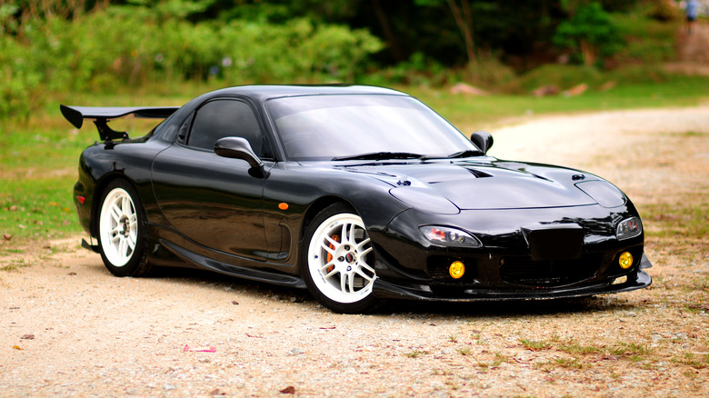 Mazda RX-7 FD3S in black