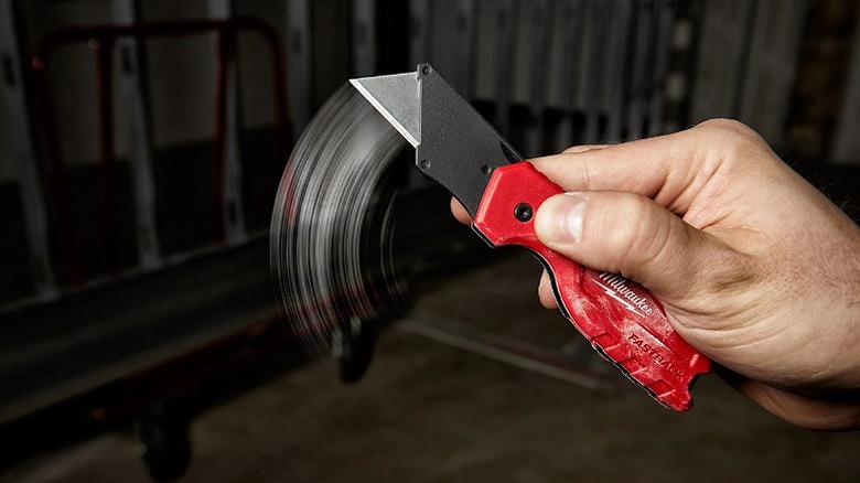 Opening motion of a Milwaukee utility knife.