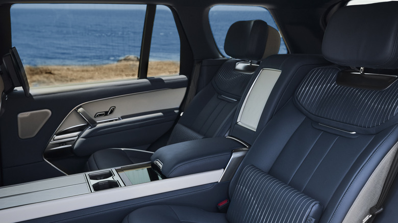 The interior of a 2026 Range Rover