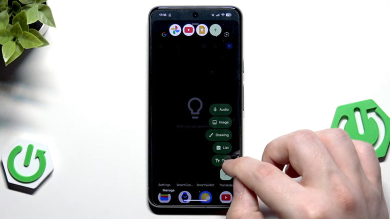 A Google Pixel using the Multitasking App Bubbles feature.