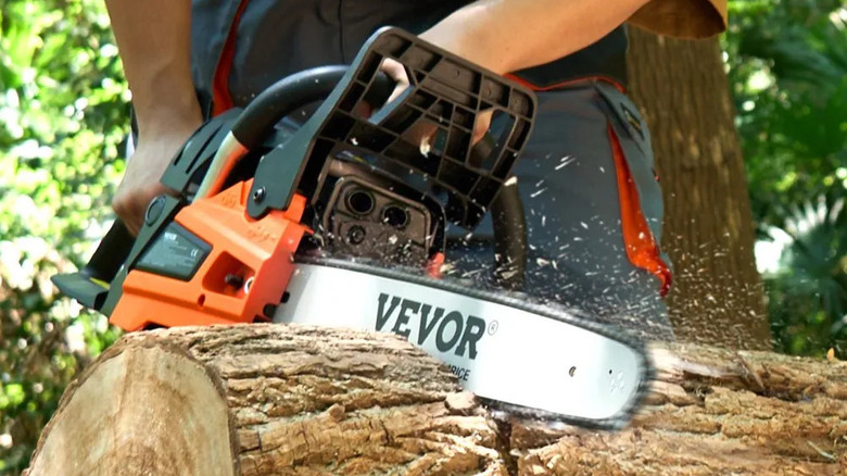 Vevor 52cc Gas Chainsaw in action