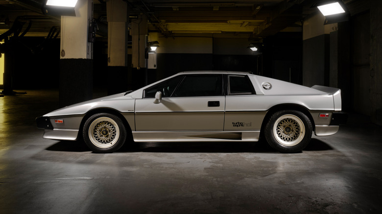 Lotus Esprit V8