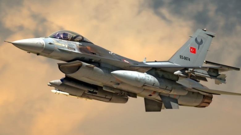 F-16 Fighting Falcon