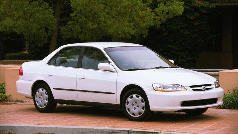 White 2000 Honda Accord
