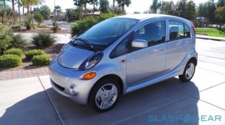 20121126_101612-Mitsubishi-i-MiEV-SlashGear-580x326