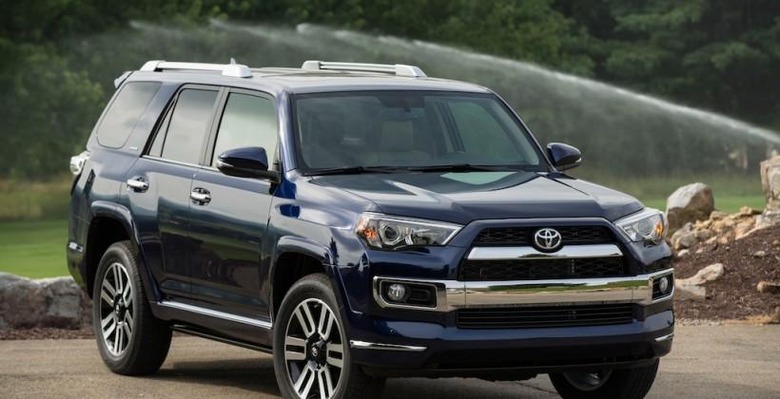 2014_Toyota_4Runner_Limited_002