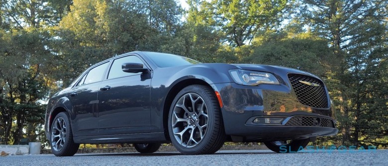 2016-chrysler-300s-0