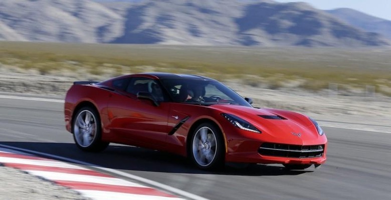 2015_corvette_stingray_coupe_sg_14