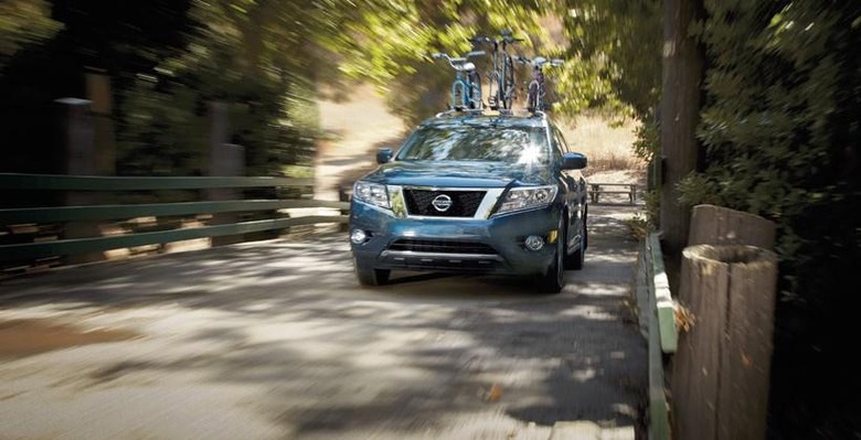 2015_nissan_pathfinder_01