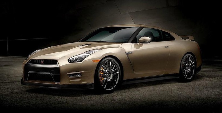 2016_nissan_gtr_01