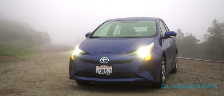 2016-toyota-prius-two-eco-review-0