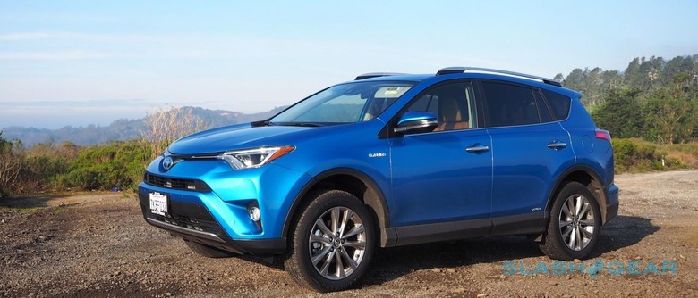 2016-toyota-rav4-hybrid-review-0