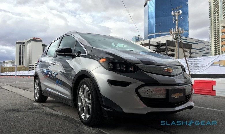 2017-chevrolet-bolt-ev-0