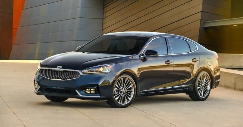 Kia2017Cadenza-26