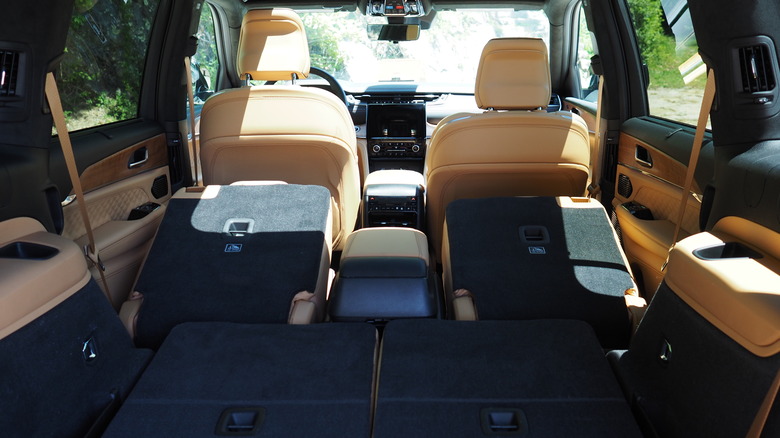 2021 Jeep Grand Cherokee L second and third rows folded
