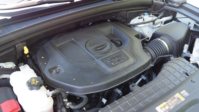2022 Jeep Grand Cherokee L engine bay