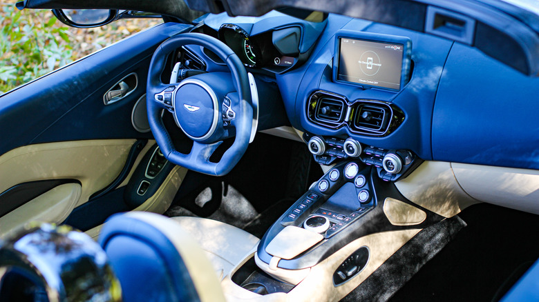 Aston Martin Vantage Roadster