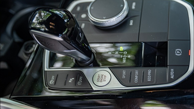2022 BMW 230i interior