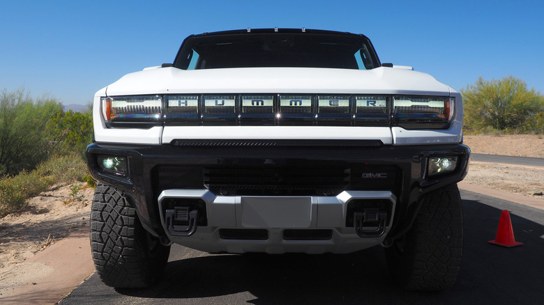 2022 GMC Hummer EV grille