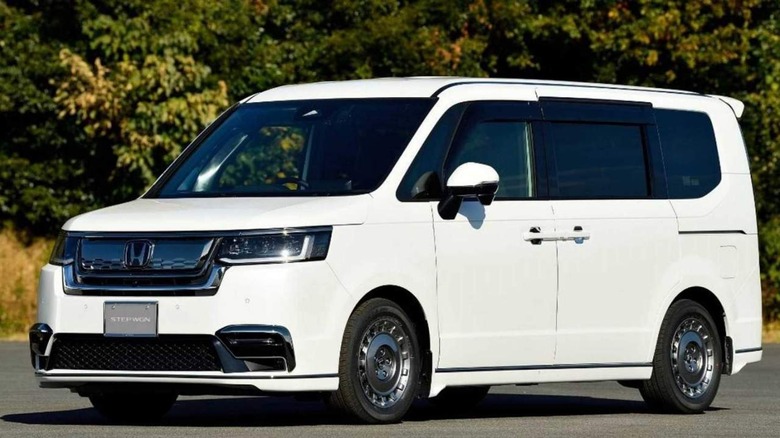 The all-new Honda Step WGN is a brilliantly boxy Japanese minivan