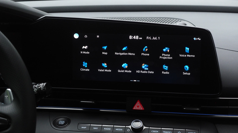2022 Hyundai Elantra N infotainment