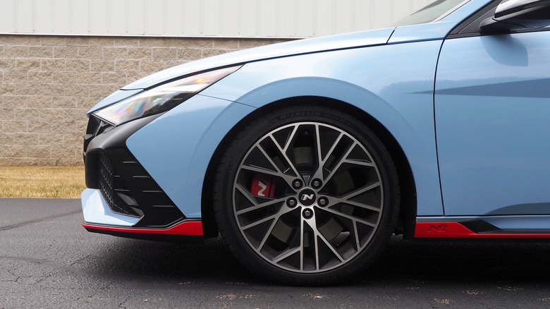 2022 Hyundai Elantra N front wheel