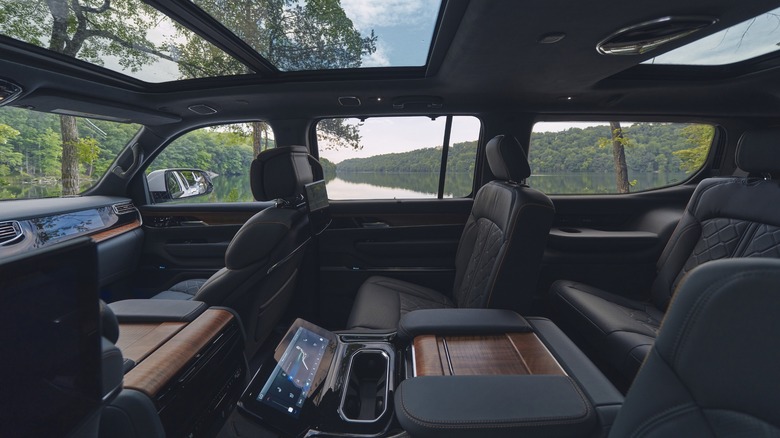 2022 Jeep Grand Wagoneer cabin