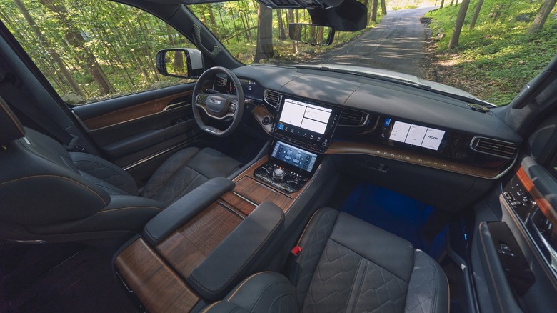 2022 Jeep Grand Wagoneer cabin