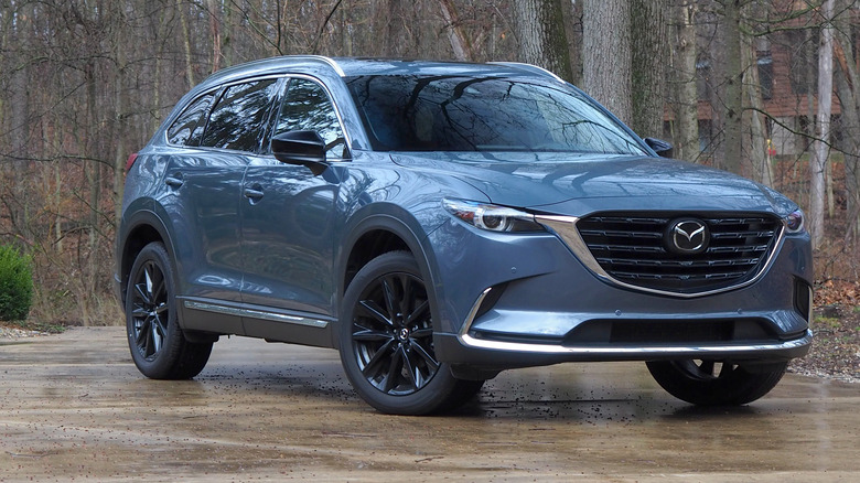 2022 Mazda CX-9 front three-quarters