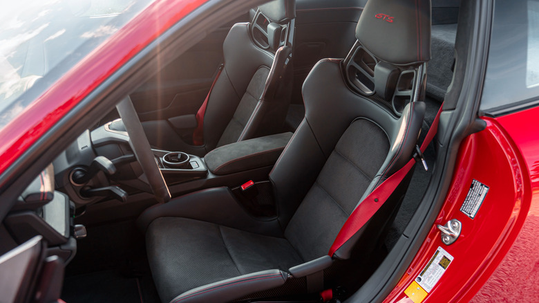 Porsche 911 GTS