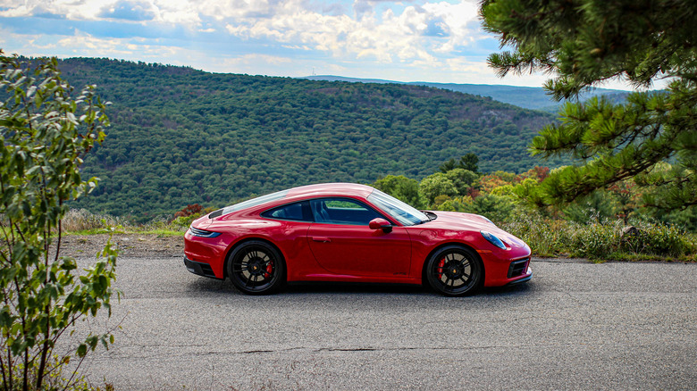 Porsche 911 GTS