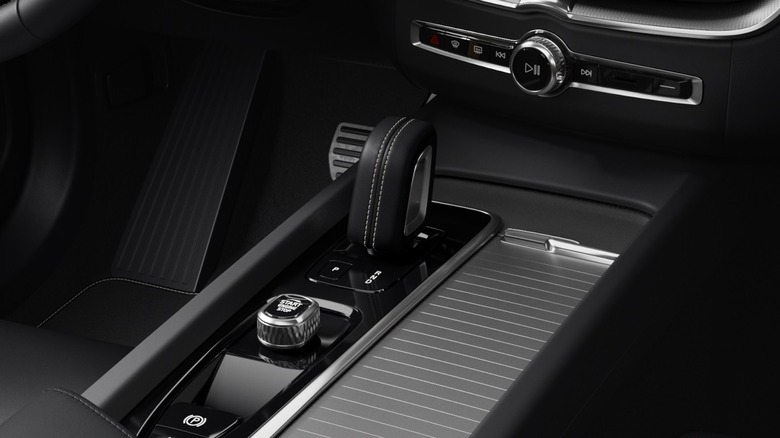 2022 Volvo XC60 Polestar Engineered controls