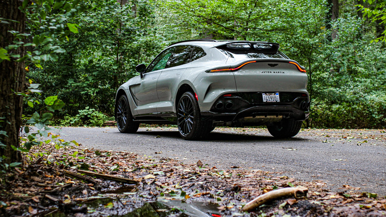 Aston Martin DBX 707