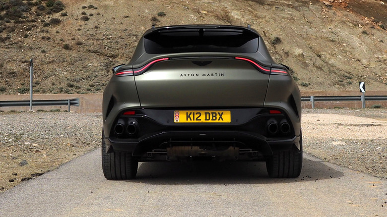 Aston Martin DBX707