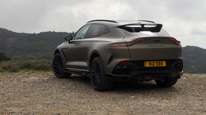 Aston Martin DBX707