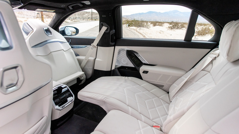 2023 BMW i7